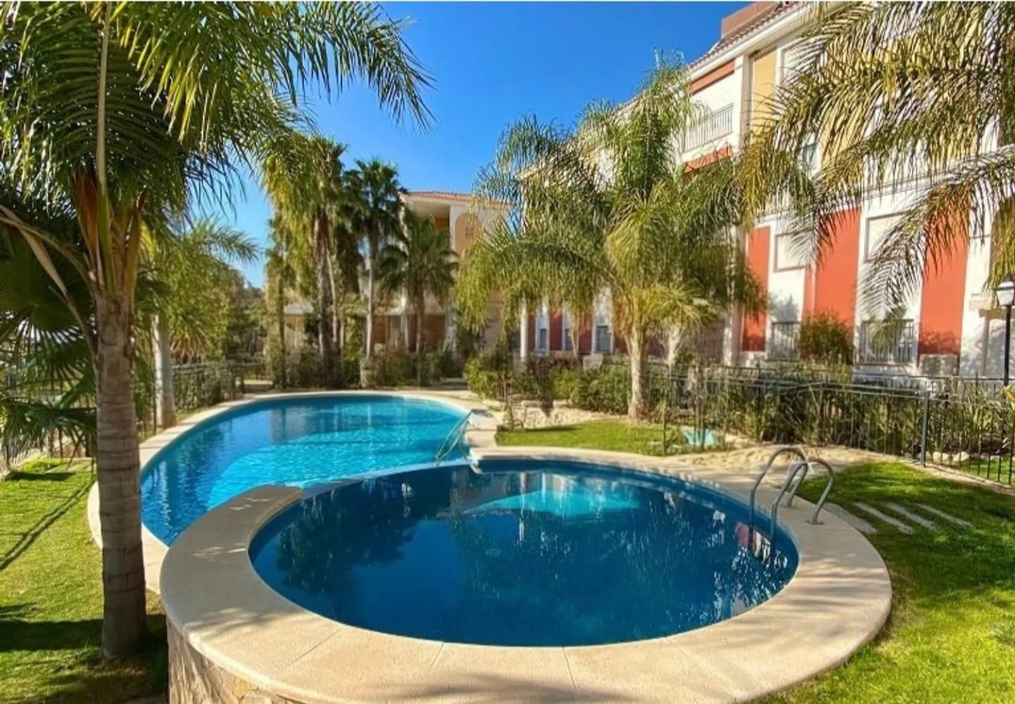 Piscina de Àtic en venda en Mutxamel amb Jardí privat, Terrassa i Traster