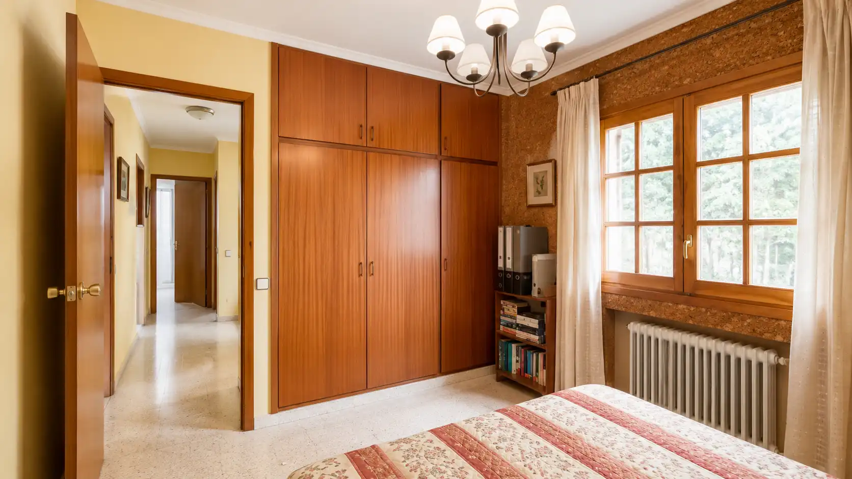 Dormitori de Casa o xalet en venda en Cerdanyola del Vallès amb Calefacció, Jardí privat i Forn