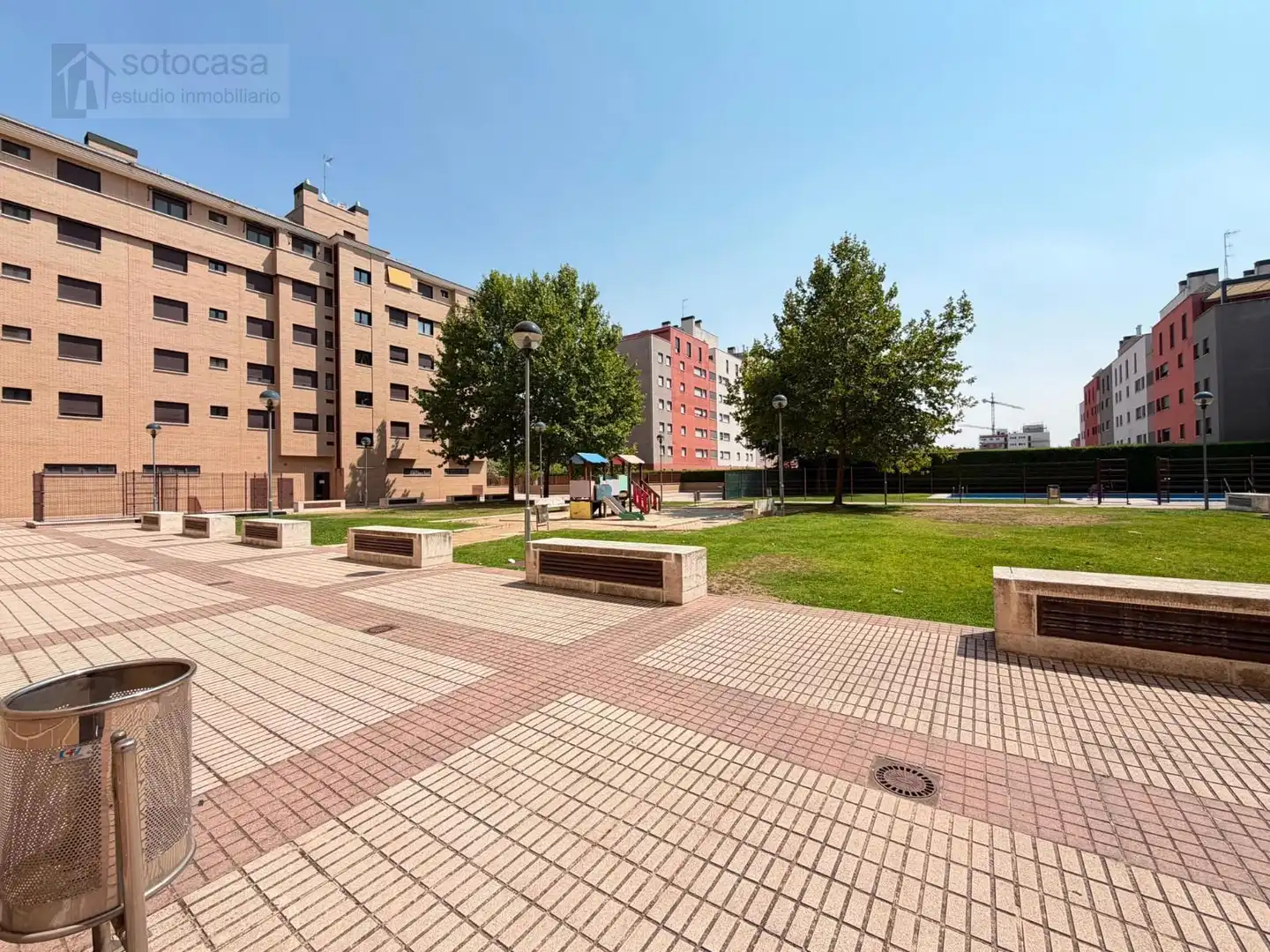 Vista exterior de Pis en venda en Valladolid amb Calefacció, Traster i Piscina
