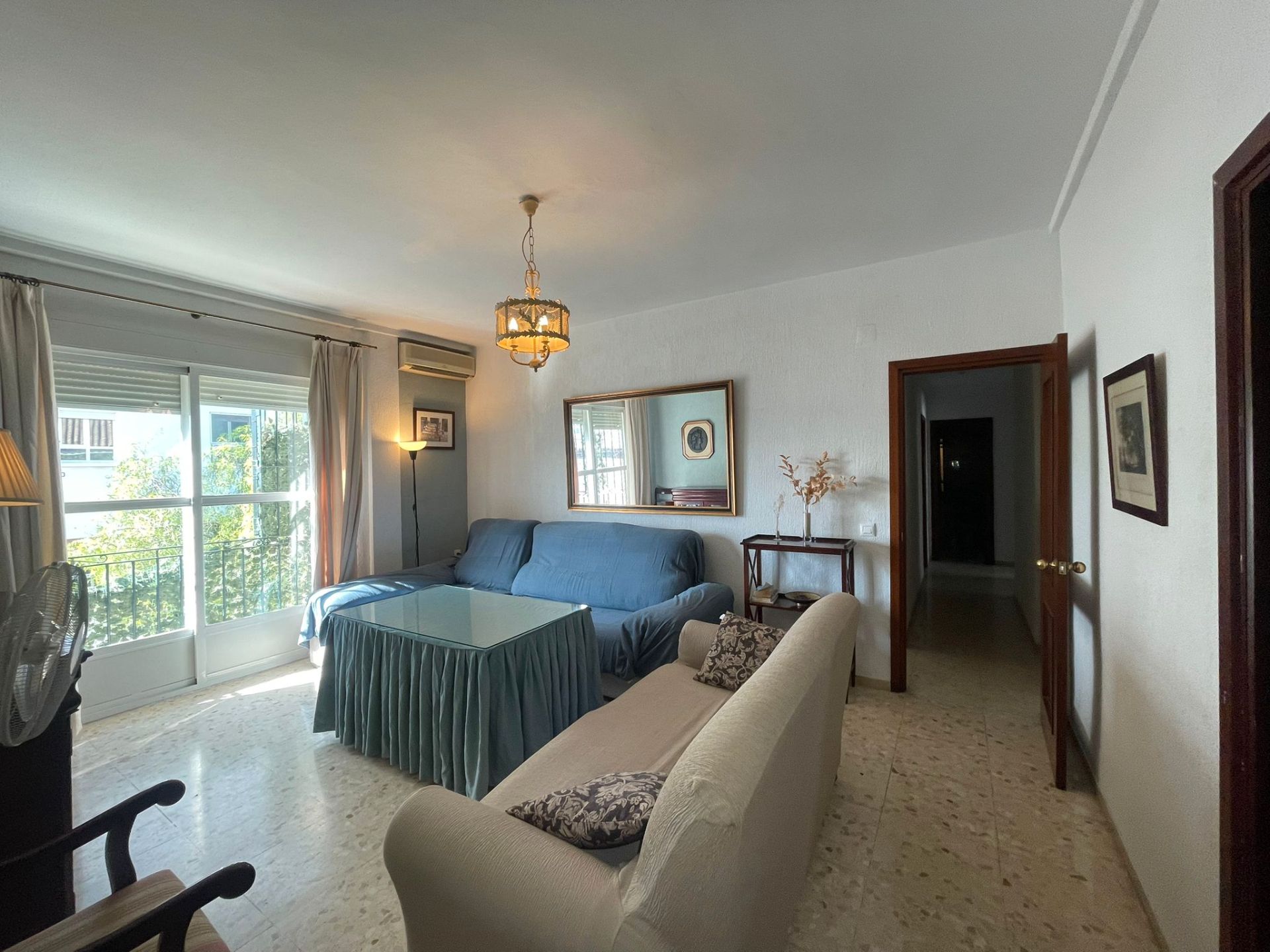 Sala d'estar de Pis de lloguer en Jerez de la Frontera amb Aire condicionat, Moblat i Forn