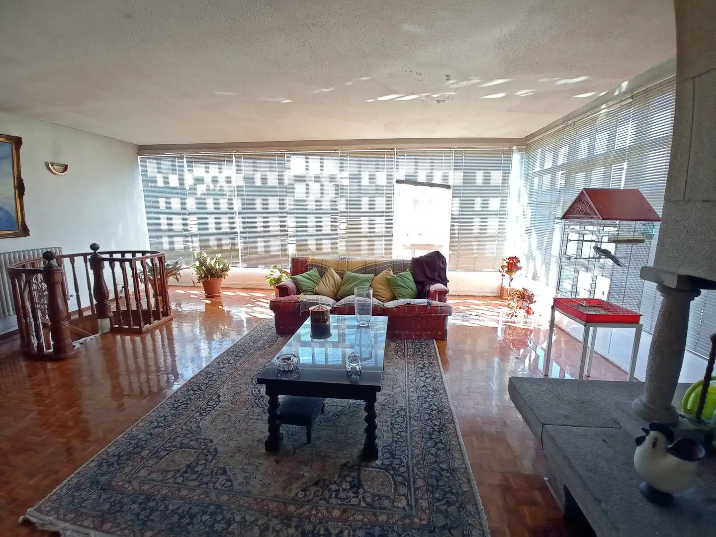Sala d'estar de Casa o xalet en venda en Pontevedra Capital  amb Calefacció, Jardí privat i Parquet