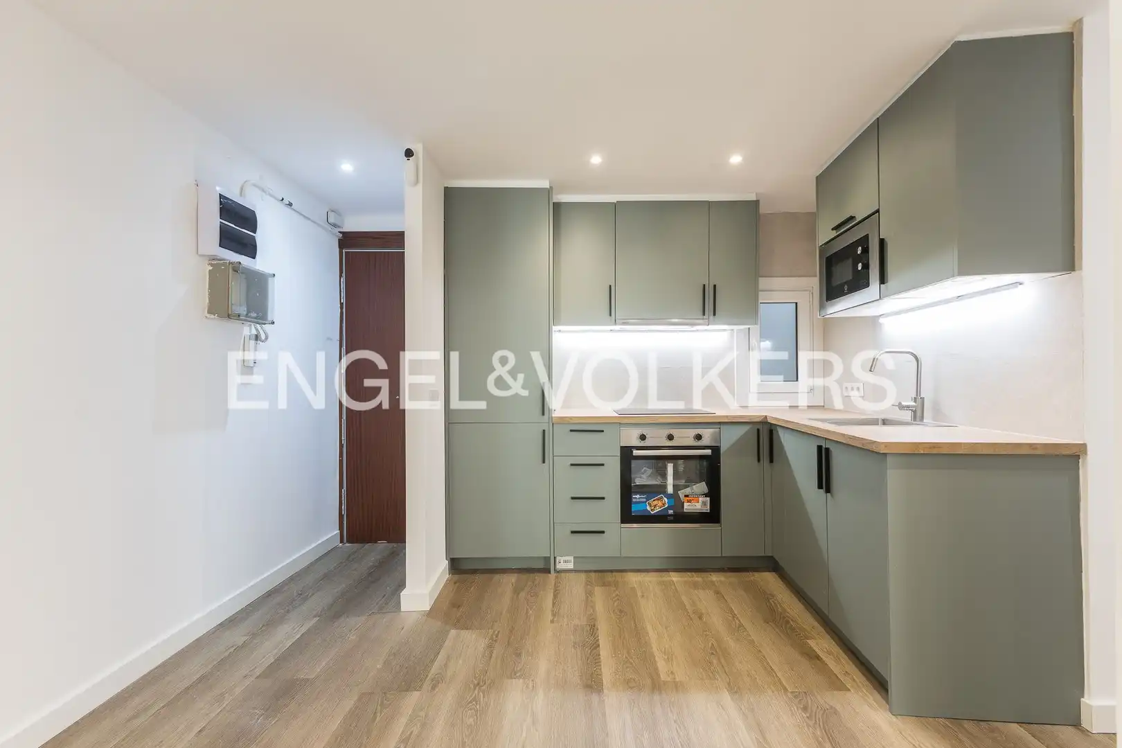 Kitchen of Flat for sale in L'Hospitalet de Llobregat  with Heating and Balcony