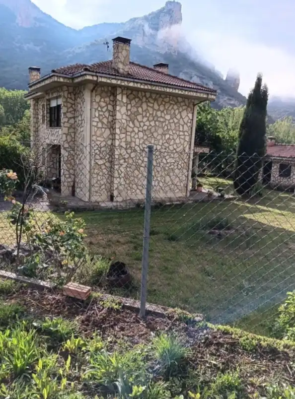 Chalet con terraza en venta en Valle de Sedano