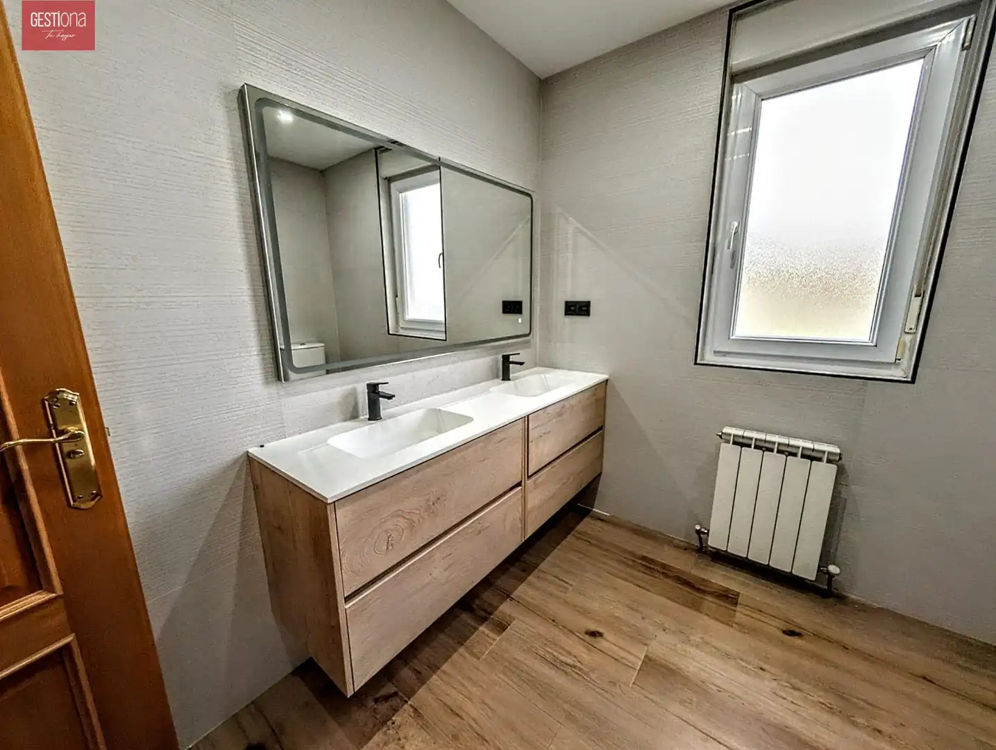 Bany de Casa o xalet en venda en Bareyo amb Jardí privat, Terrassa i Balcó