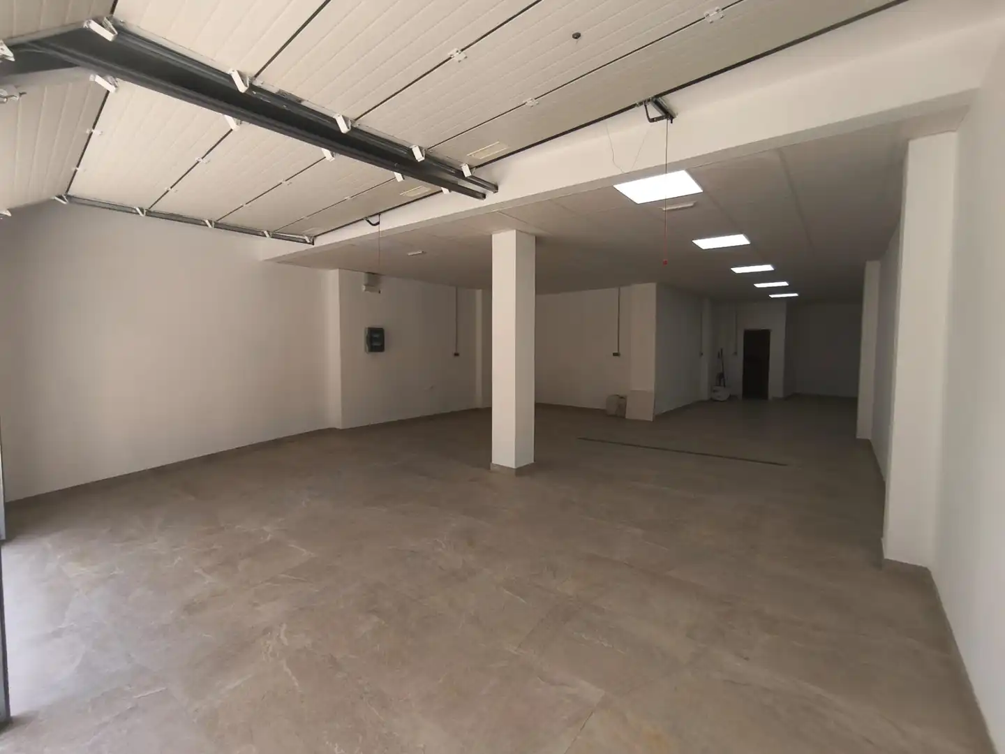 Local comercial en venda a Calle Escultor Nacho Criado 20, imagen 6