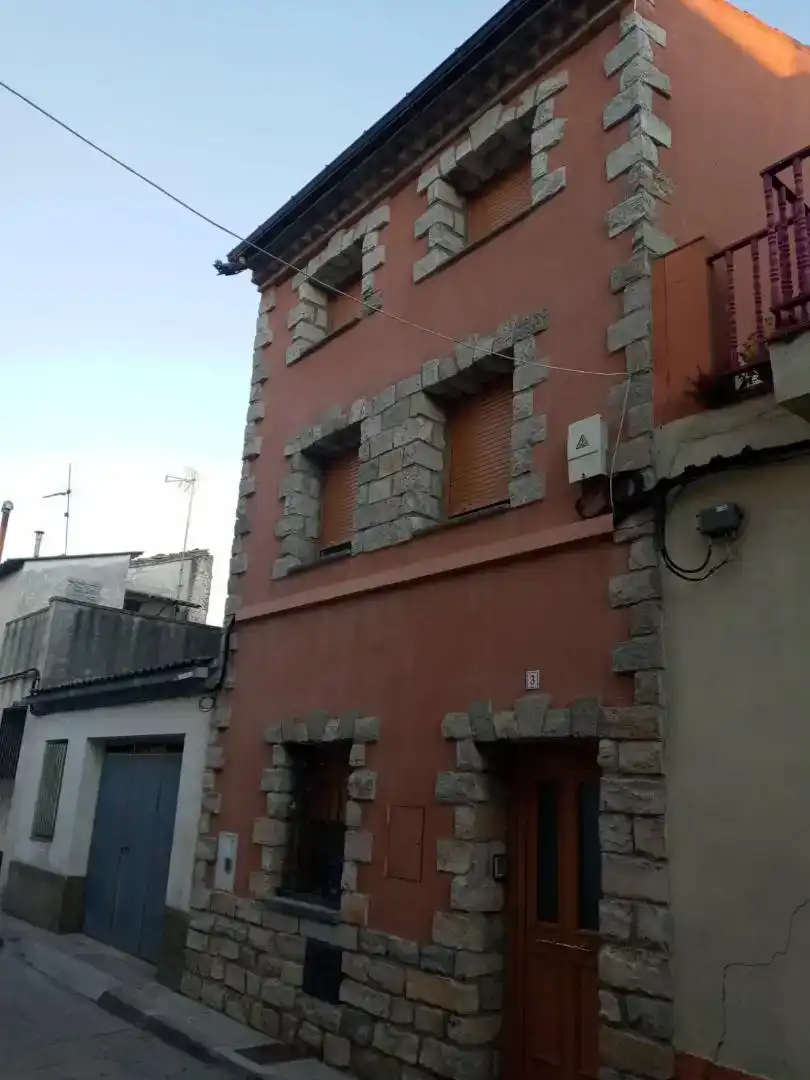 Vista exterior de Casa adosada en venta en Almudévar con Parquet, Amueblado y Internet