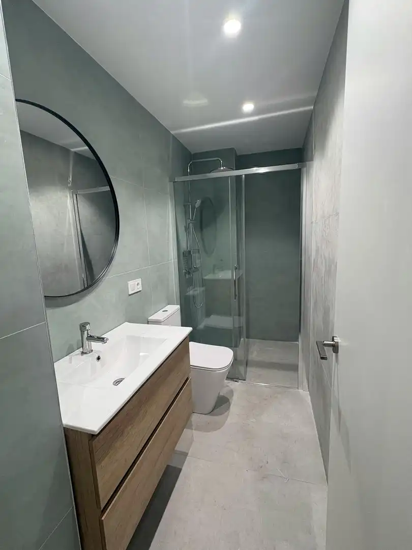 Baño de Piso para compartir en Moncada con Aire acondicionado, Calefacción y Jardín privado