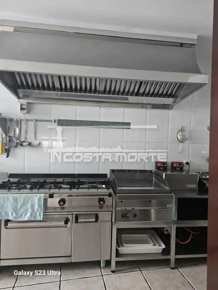 Cuina de Local de lloguer en Camariñas amb Moblat