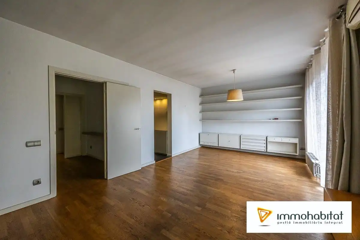 Vista exterior de Piso en venta en Sabadell con Aire acondicionado, Calefacción y Parquet