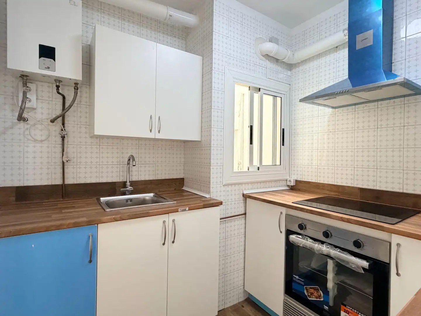 Kitchen of Flat for sale in Calafell  with Terrace and Balcony