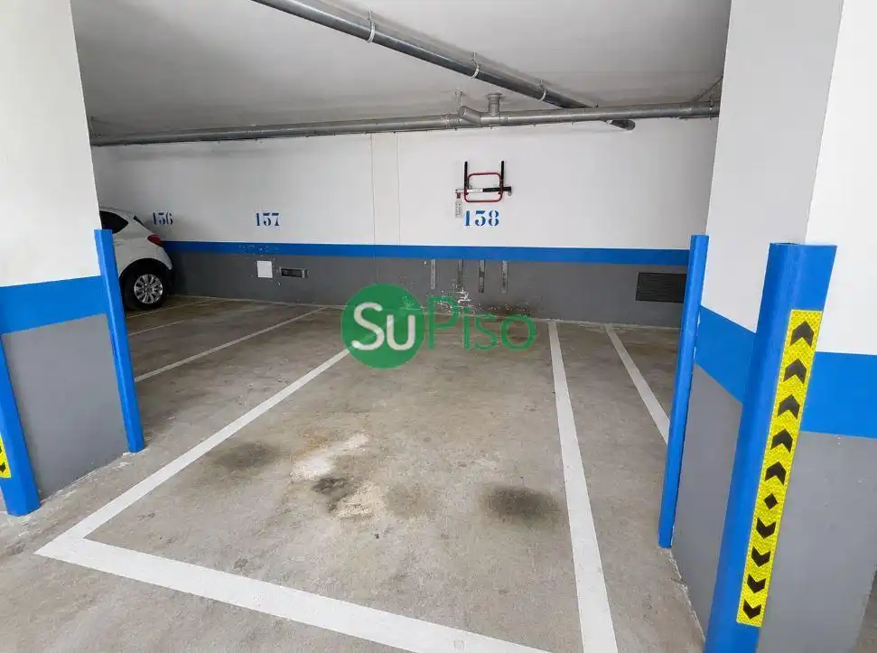 Parking de Piso en venta en Madrid con Aire acondicionado, Calefacción y Parquet