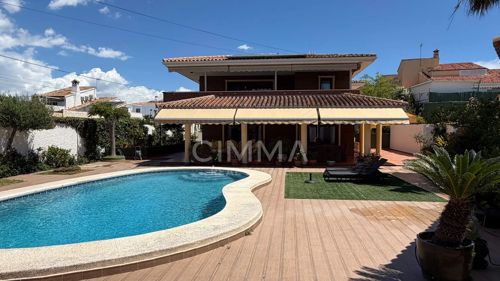 Vista exterior de Casa o chalet en venta en Benidorm con Aire acondicionado, Calefacción y Jardín privado