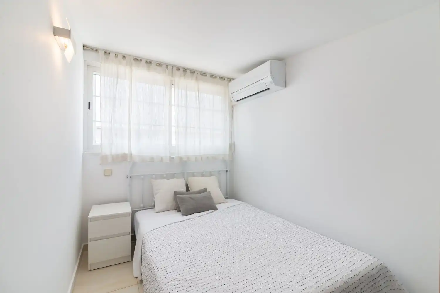 Habitación de Dúplex en venta en Carabanchel
