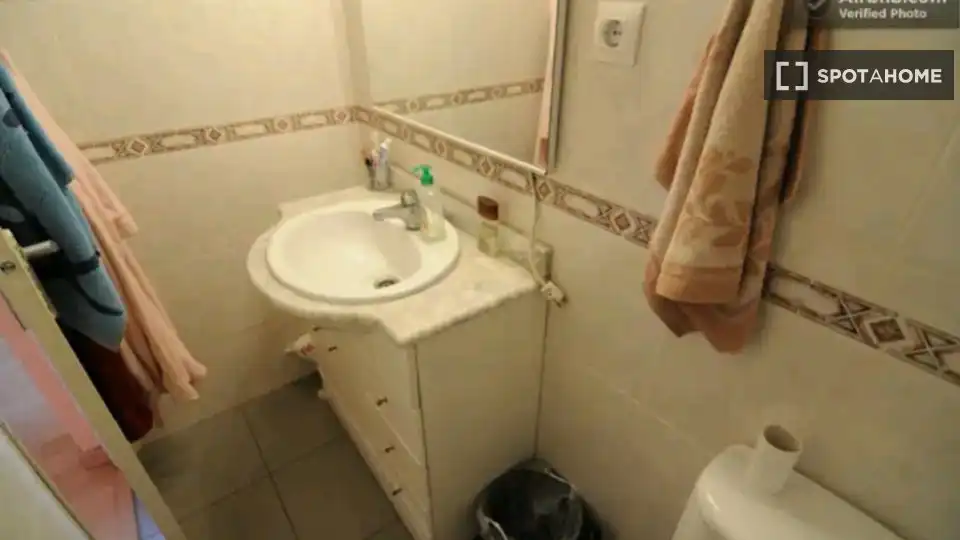 Habitación en Almeda - El Corte Inglés