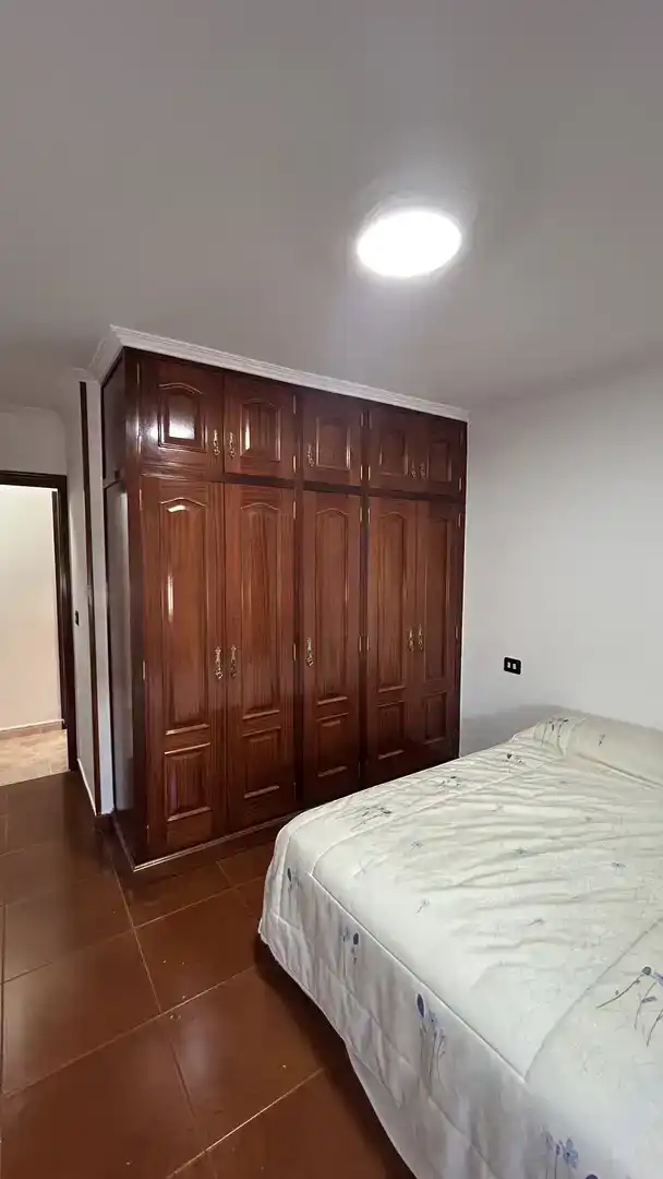 Schlafzimmer von Wohnung zur Miete in Pontevedra Capital  mit Balkon