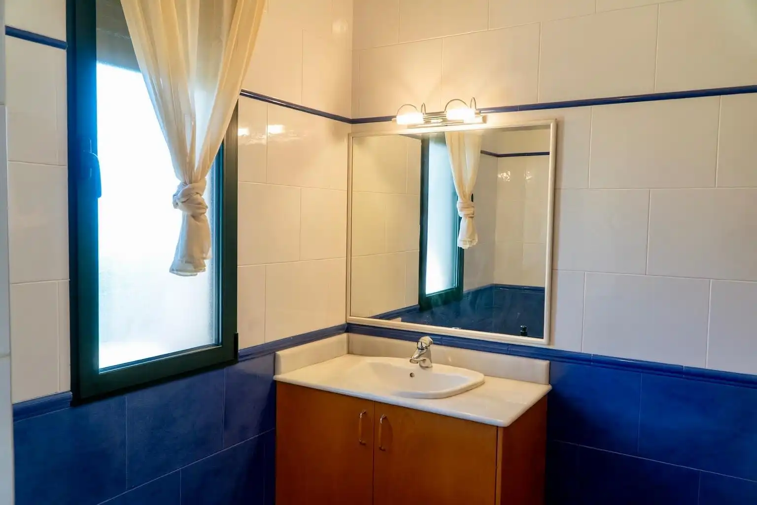 Bathroom of Houses for sale in Cocentaina  with Heating, Private garden and Parquet flooring