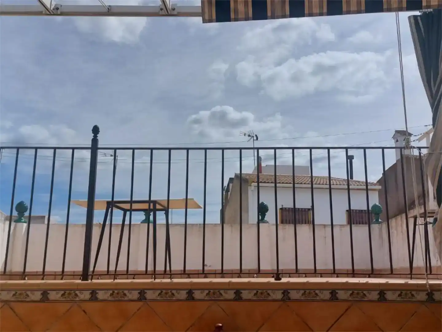 Terrassa de Casa adosada en venda en Castilblanco de los Arroyos amb Aire condicionat, Jardí privat i Traster