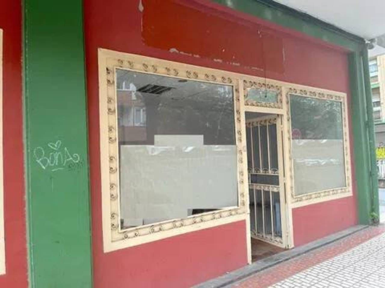 Vista exterior de Local de lloguer en Leioa