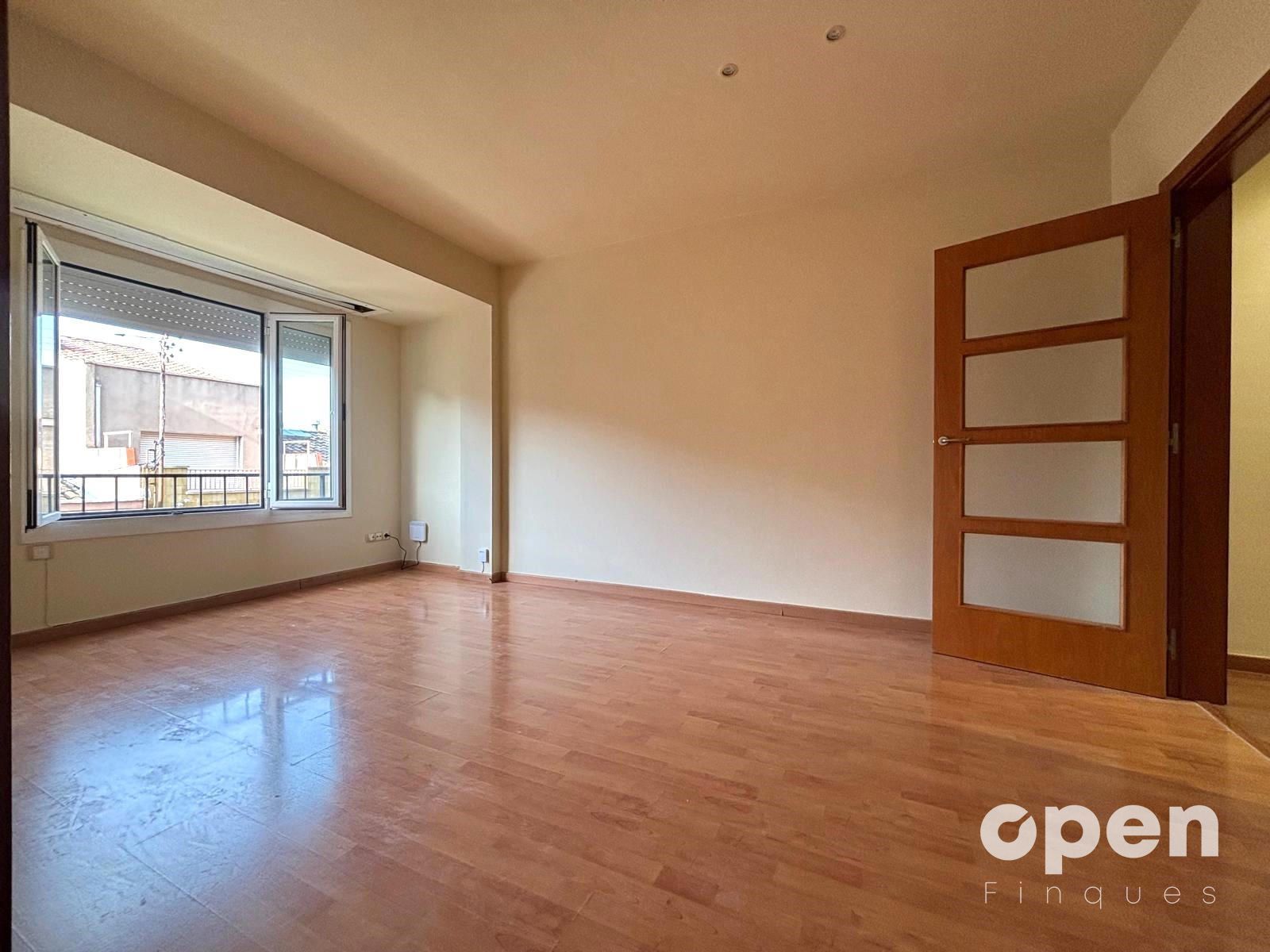 Dormitori de Pis en venda en Terrassa amb Calefacció i Parquet