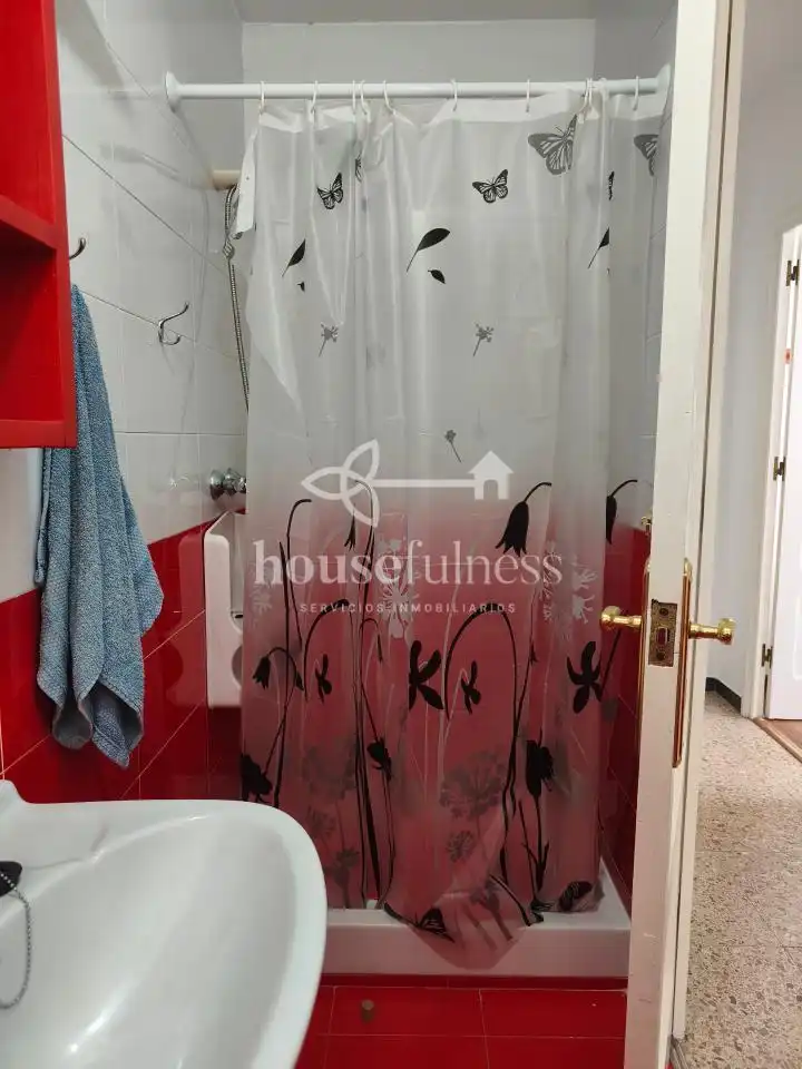 Baño de Piso en venta en Ferrol con Calefacción y Amueblado