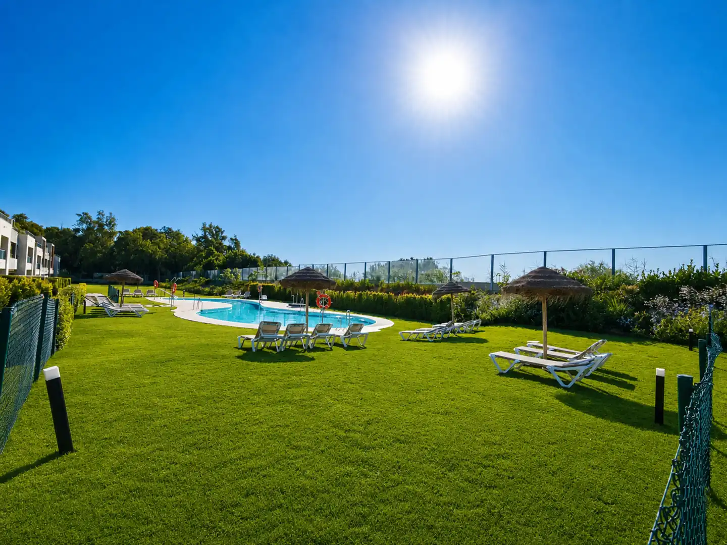 Piscina de Planta baja en venta en Casares con Aire acondicionado, Jardín privado y Terraza