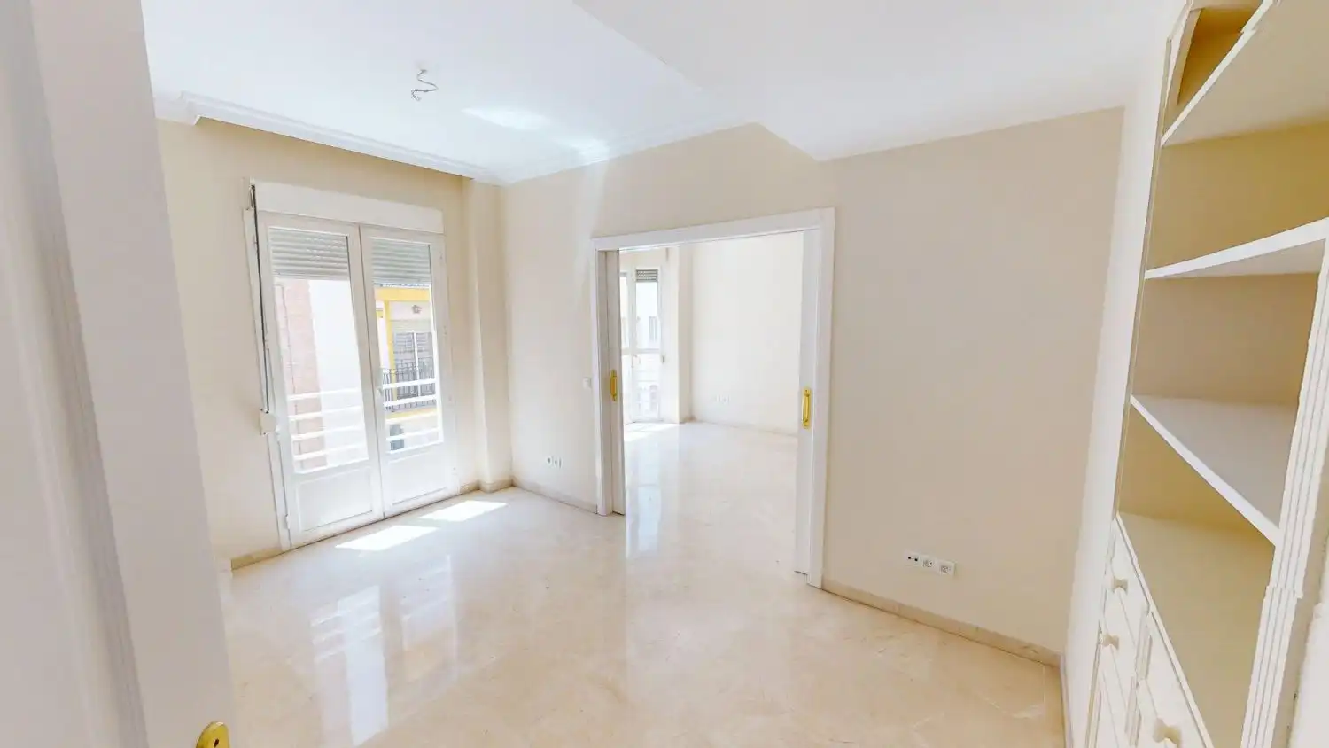 Flat for rent in Sevilla  with Air Conditioner, Heating and Storage room