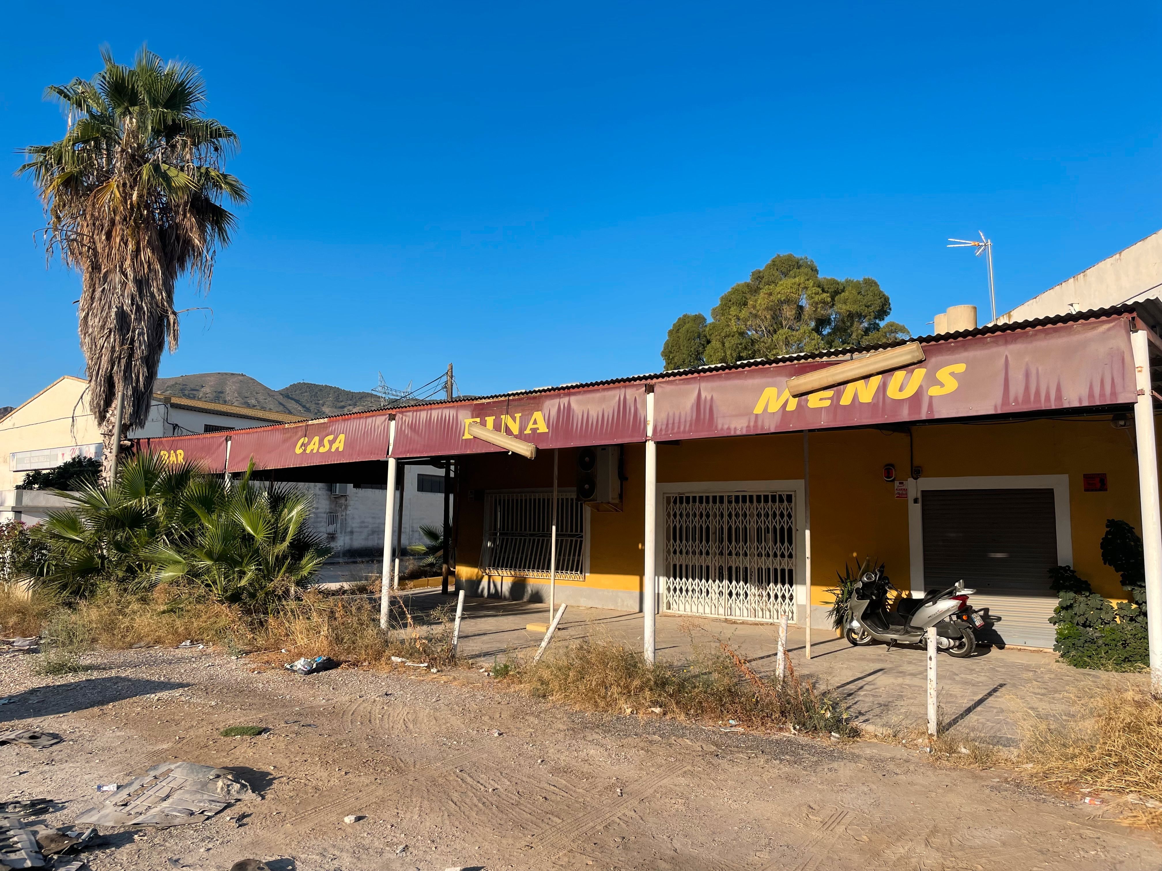 Vista exterior de Nave industrial en venta en Redován
