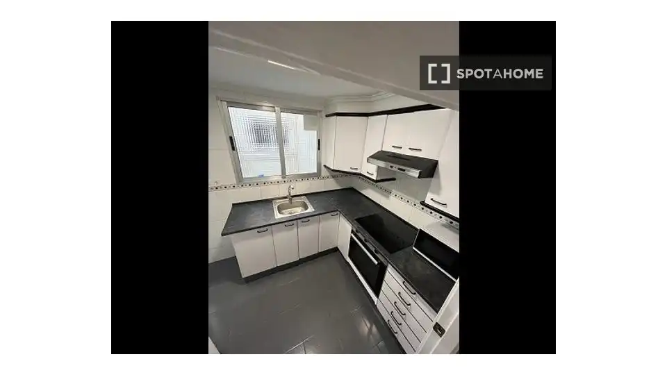 Cocina de Piso de alquiler en Valencia con Aire acondicionado, Calefacción y Amueblado