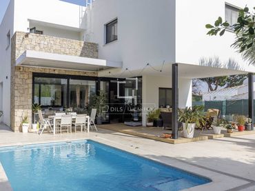 Villa avec piscine à vendre à Campolivar