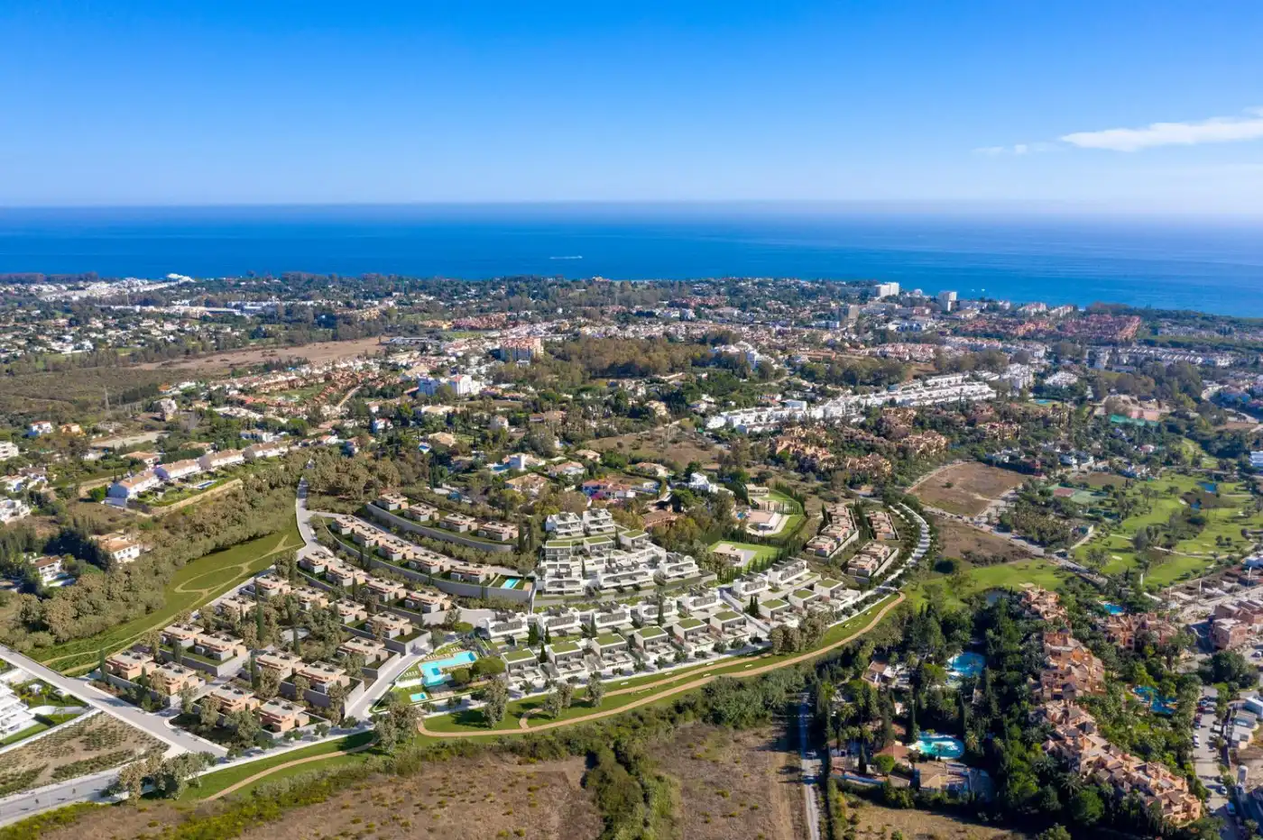 Vista exterior de Casa adosada en venta en Estepona con Aire acondicionado, Calefacción y Terraza