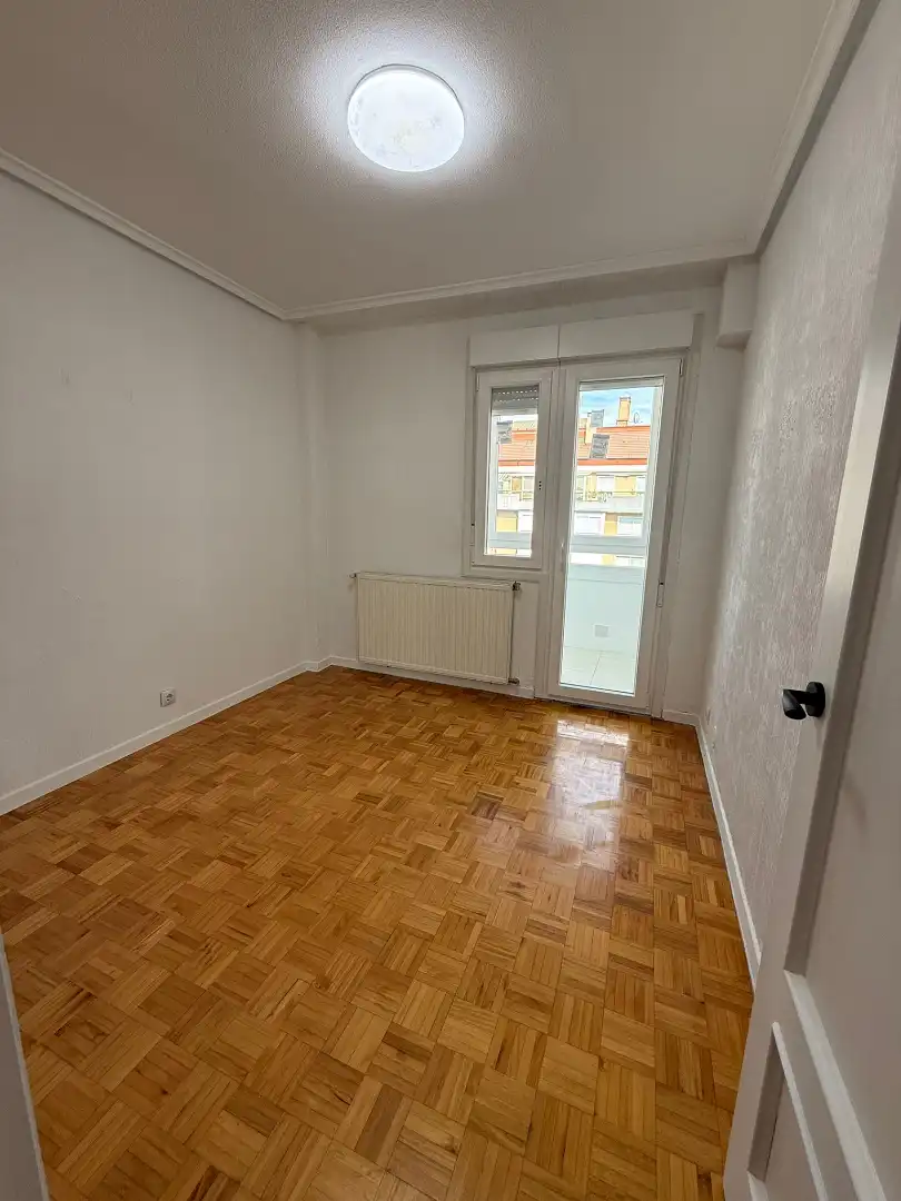 Habitación de Piso en venta en Burgos con Calefacción y Terraza