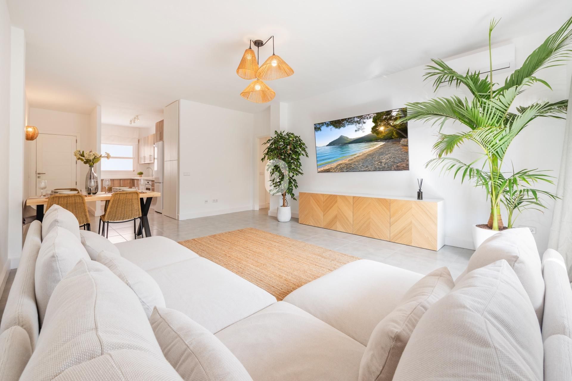 Living room of Flat for sale in Alcúdia  with Air Conditioner, Heating and Balcony