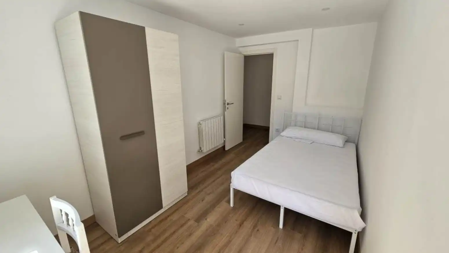 Schlafzimmer von Wohnung zur Miete in Salamanca mit Heizung, Möbliert und Balkon