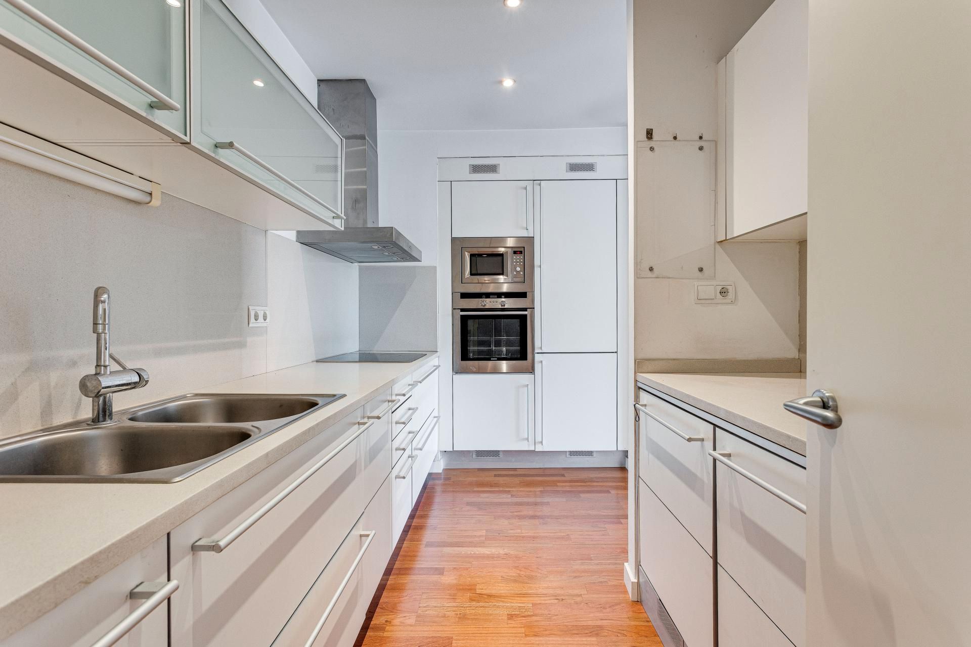 Kitchen of Flat for sale in  Barcelona Capital  with Air Conditioner, Heating and Parquet flooring