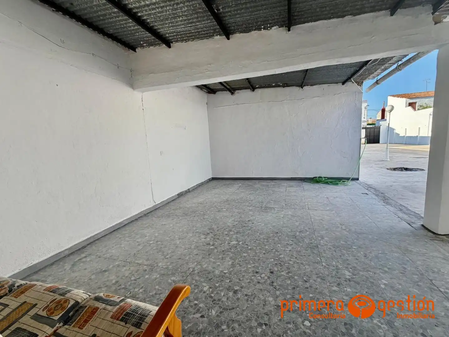 Casa o chalet en venta en Lora del Río con Trastero y Amueblado