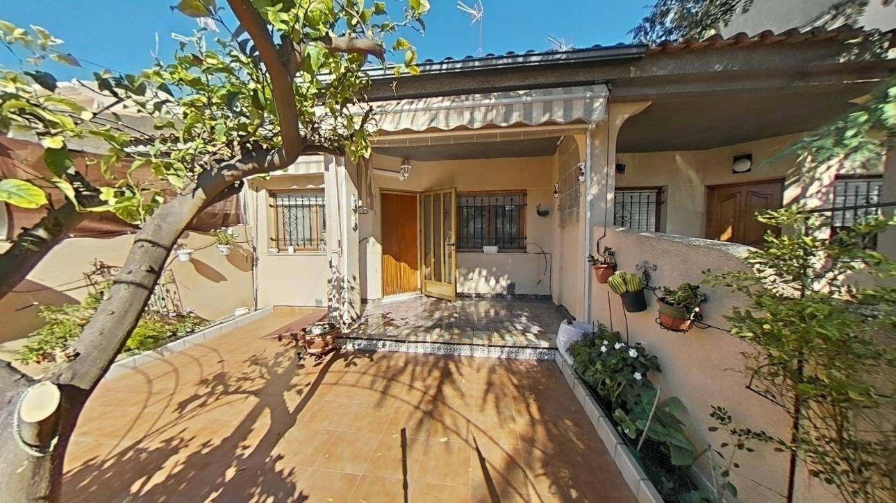 Außenansicht von Einfamilien-Reihenhaus zum Verkauf in San Javier mit Klimaanlage