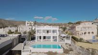 Vista exterior de Casa o xalet en venda en El Campello amb Aire condicionat, Terrassa i Piscina