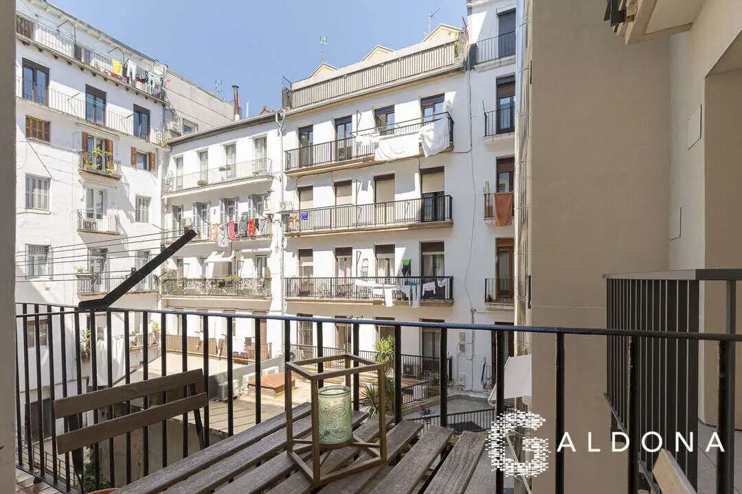 Terrassa de Pis en venda en Donostia - San Sebastián  amb Calefacció, Traster i Balcó