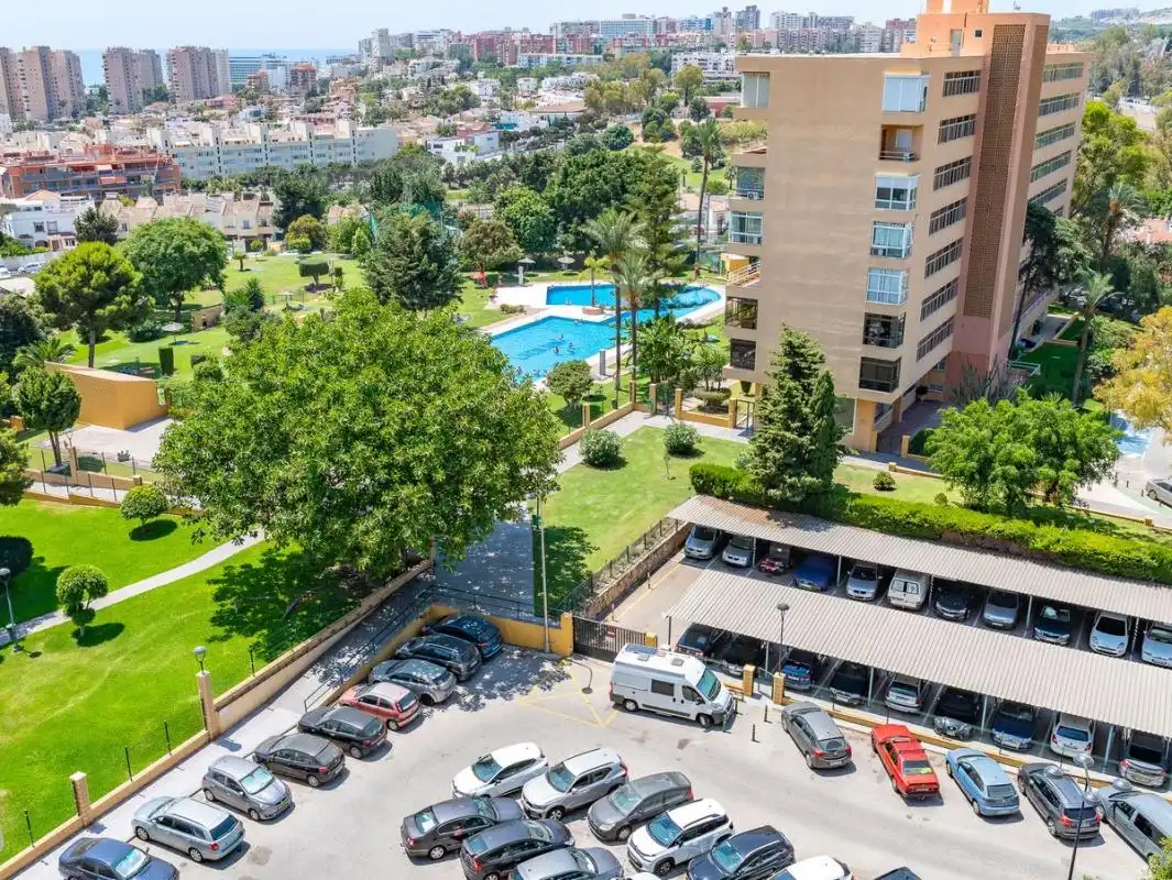Parking de Estudio en venta en Torremolinos con Aire acondicionado, Calefacción y Piscina