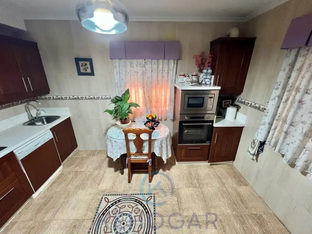 Kitchen of Houses for sale in Dos Hermanas