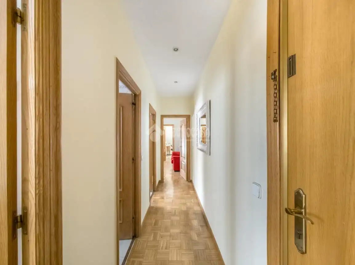 Piso en venta en Madrid con Calefacción y Parquet