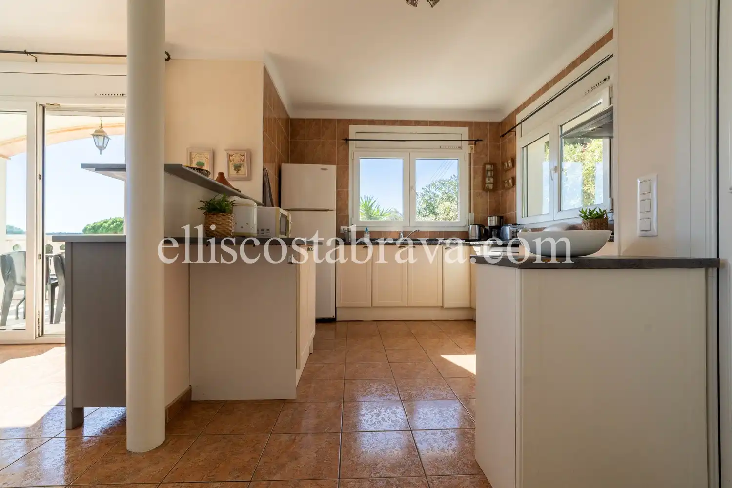 Casa con piscina en venta en Passatge Vall de Bianya, imagen 8