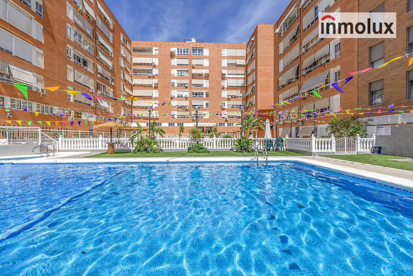 Swimming pool of Flat for sale in Alicante / Alacant  with Air Conditioner, Heating and Swimming Pool