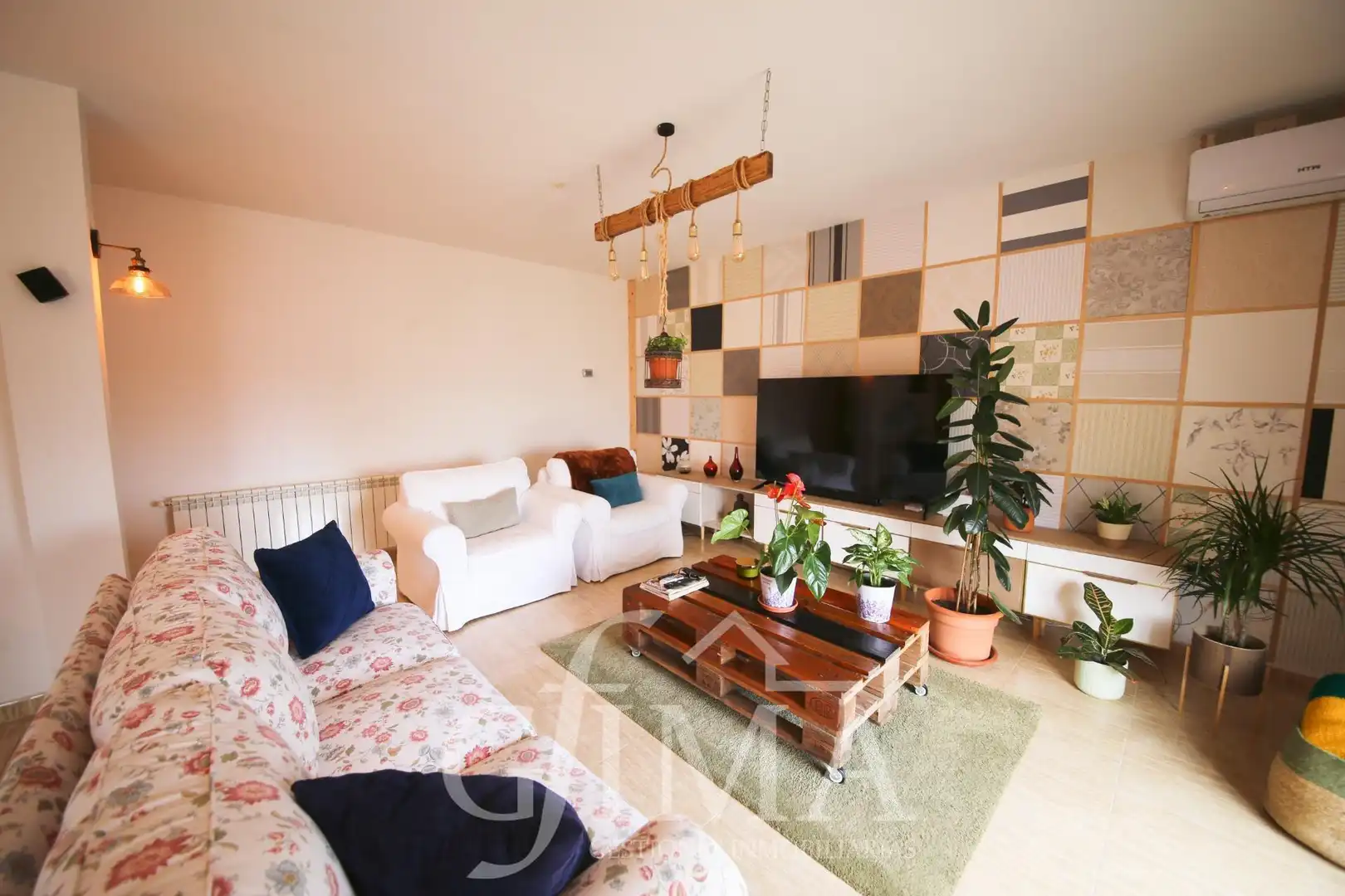 Sala d'estar de Dúplex en venda en Tomelloso amb Aire condicionat, Calefacció i Terrassa