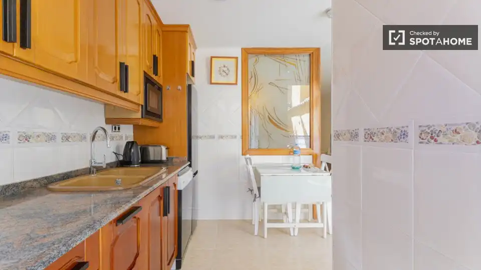 Cocina de Piso de alquiler en Sedaví con Aire acondicionado, Calefacción y Amueblado