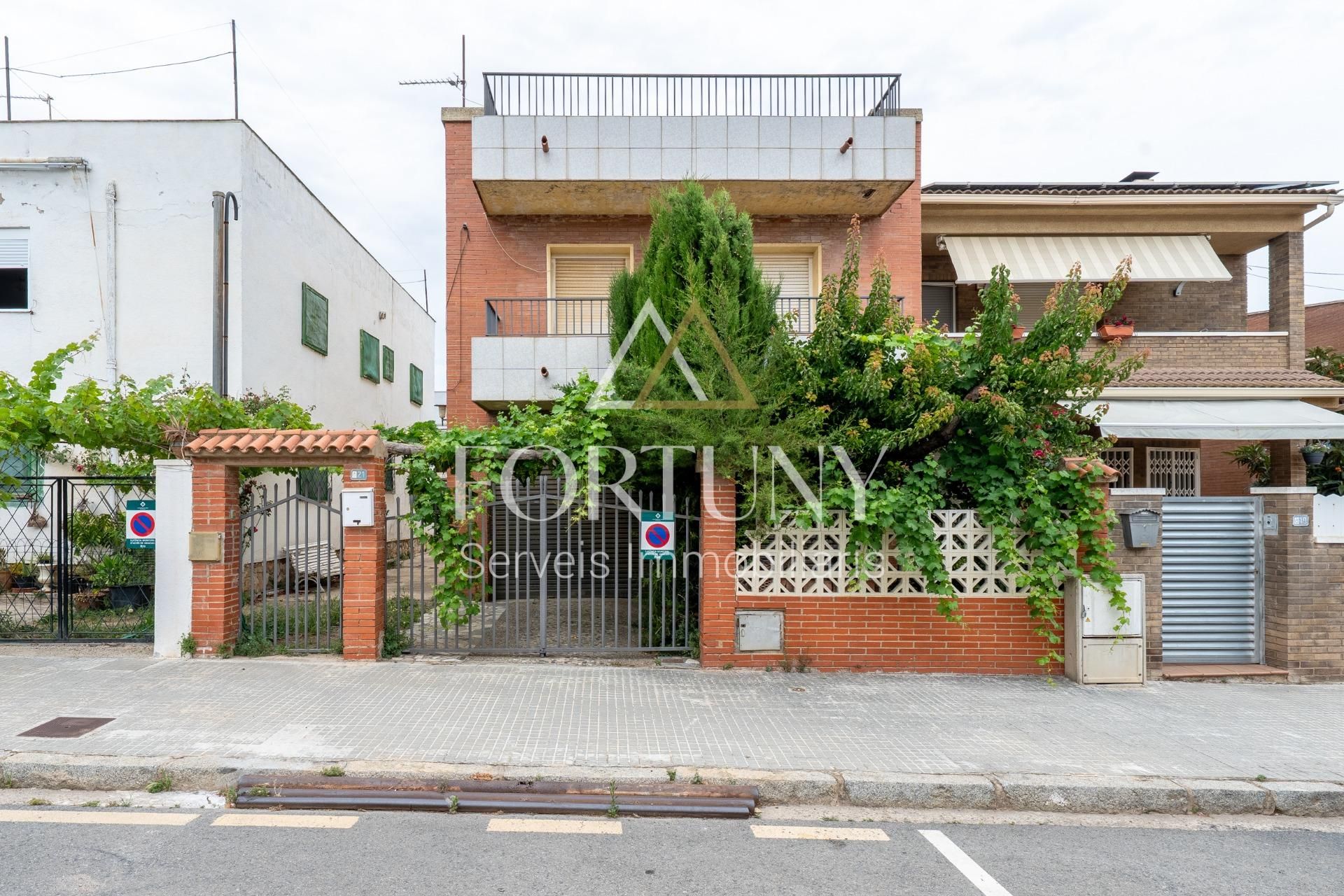 Exterior view of Single-family semi-detached for sale in Reus  with Private garden and Terrace