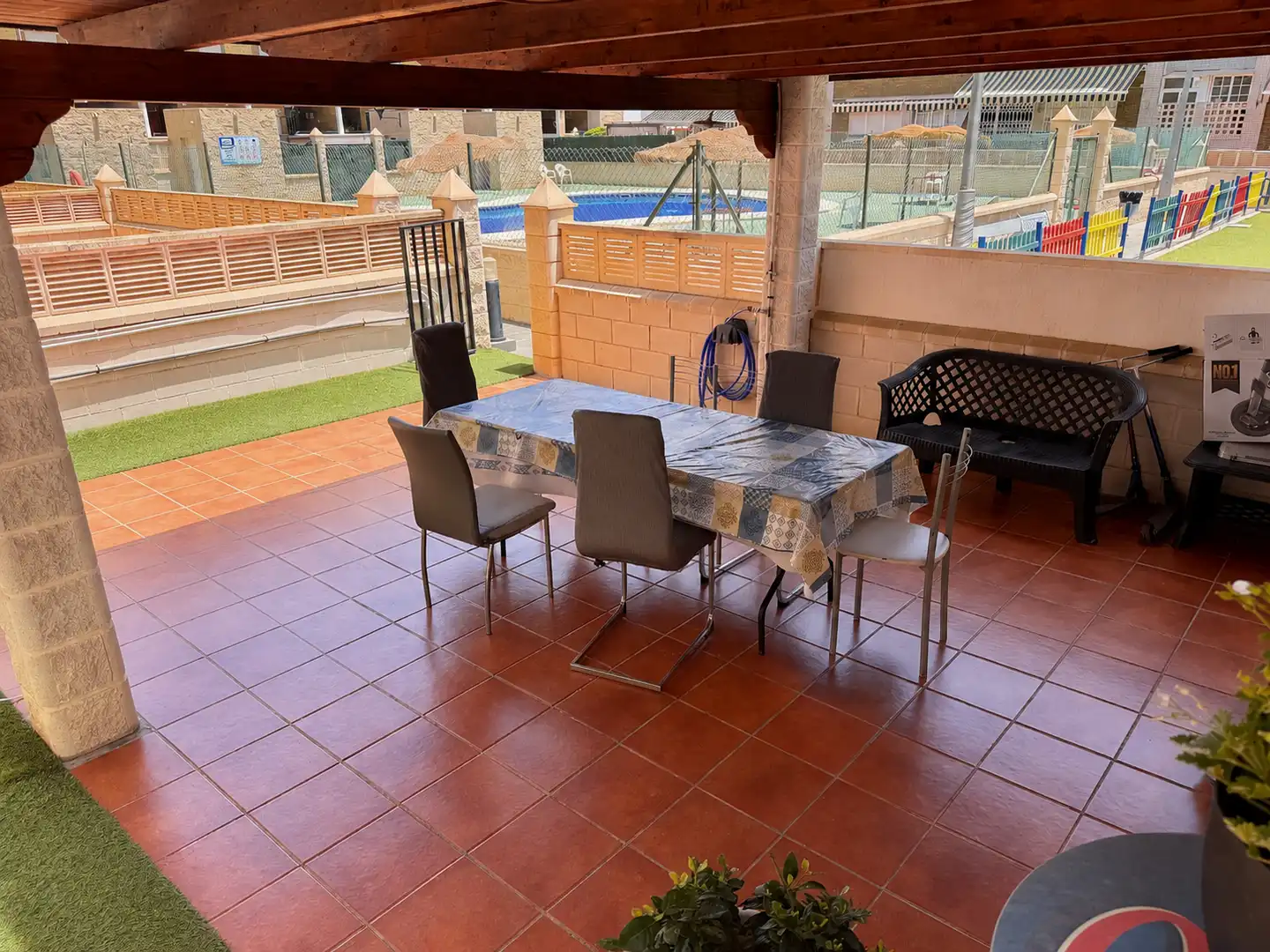Terrassa de Pis en venda en Roquetas de Mar amb Aire condicionat, Terrassa i Piscina comunitària