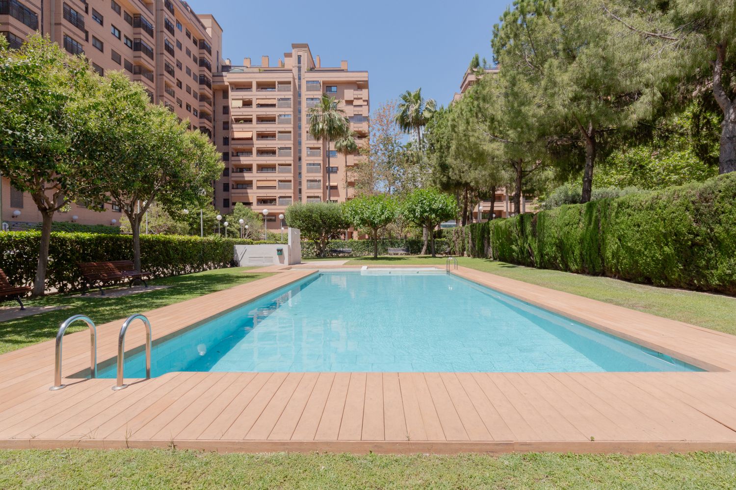 Swimming pool of Flat for sale in  Valencia Capital  with Air Conditioner, Heating and Balcony