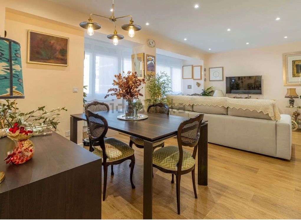Dining room of Flat for sale in  Madrid Capital  with Heating, Terrace and Furnished