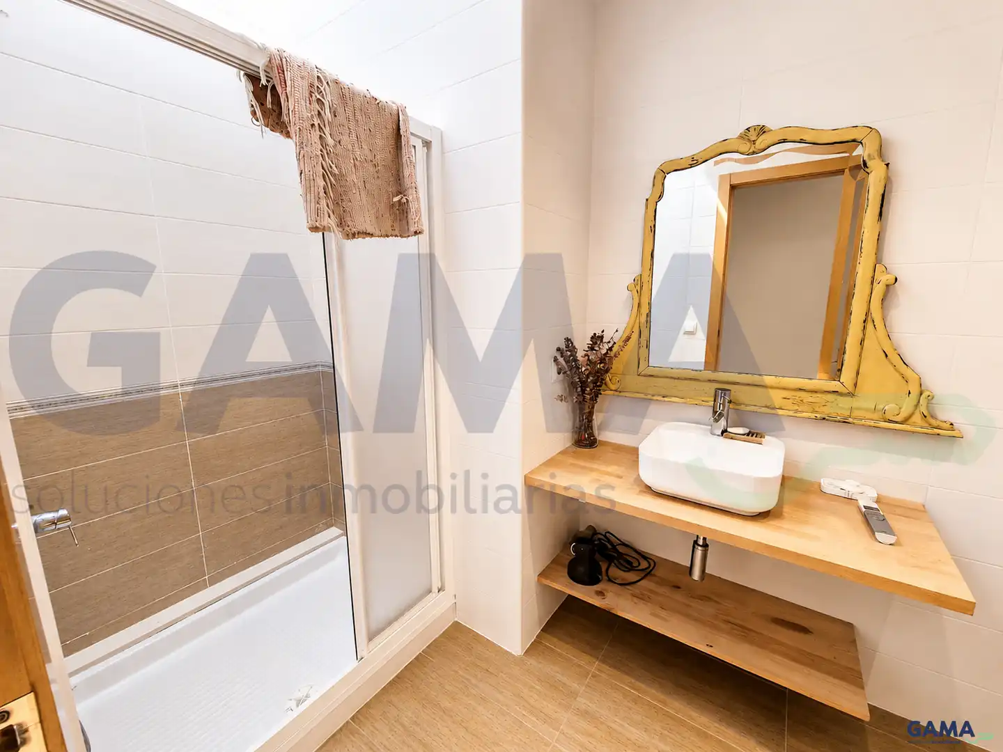 Badezimmer von Dachboden zur Miete in Alzira mit Klimaanlage, Terrasse und Möbliert
